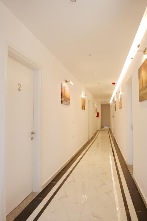 Lumi Hotel ซารานเดอ ภายนอก รูปภาพ
