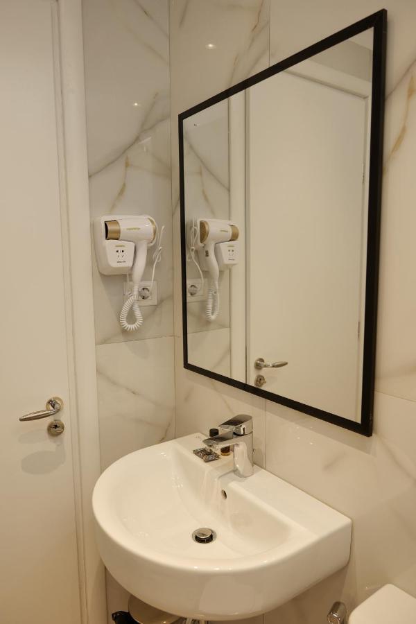 Lumi Hotel ซารานเดอ ภายนอก รูปภาพ